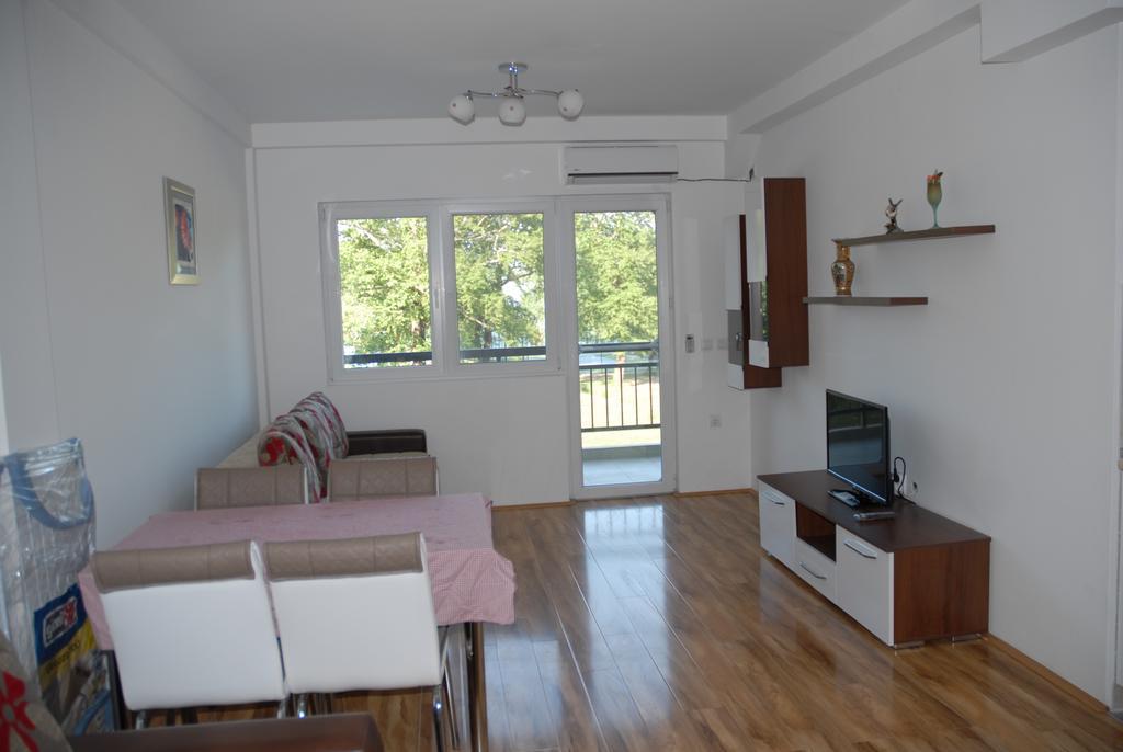 Apartments Villa Zora Dojran 部屋 写真