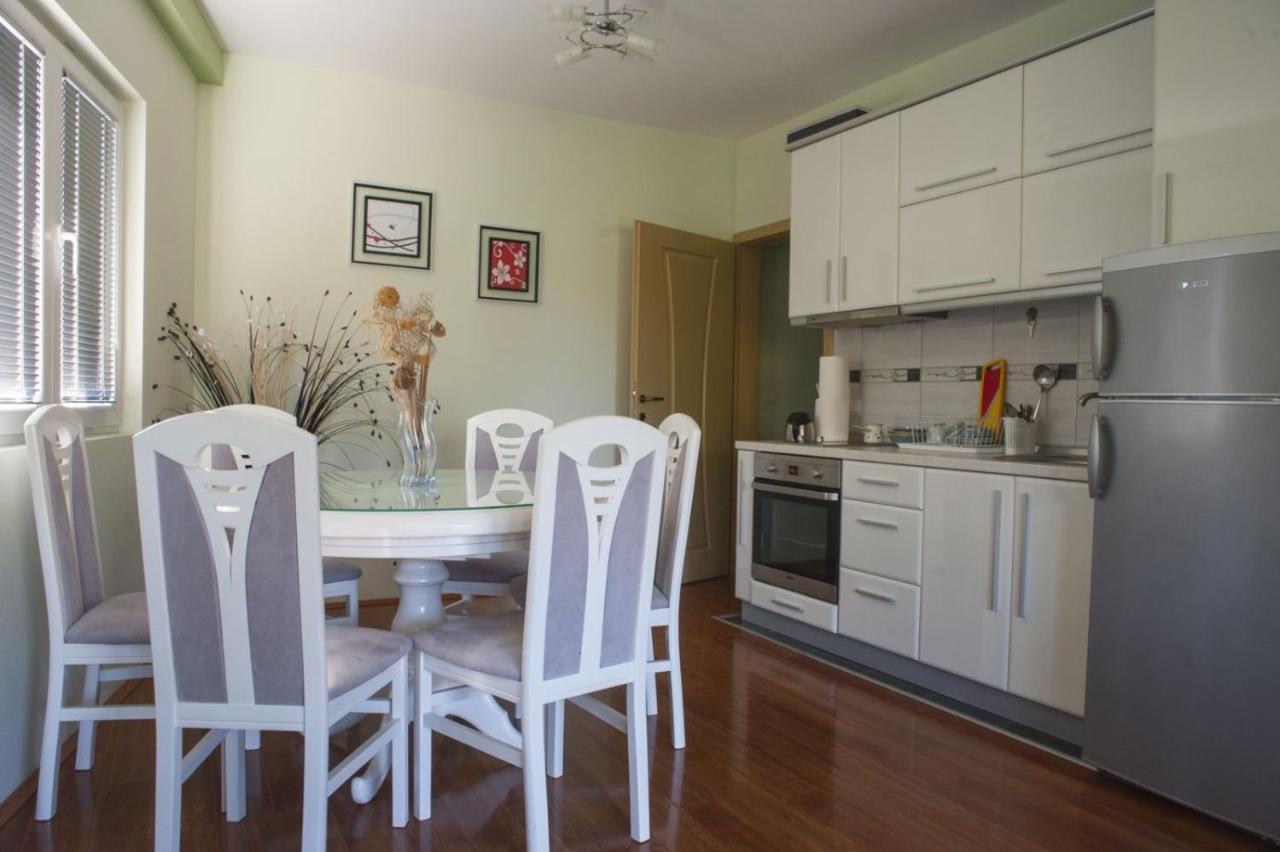 Apartments Villa Zora Dojran エクステリア 写真