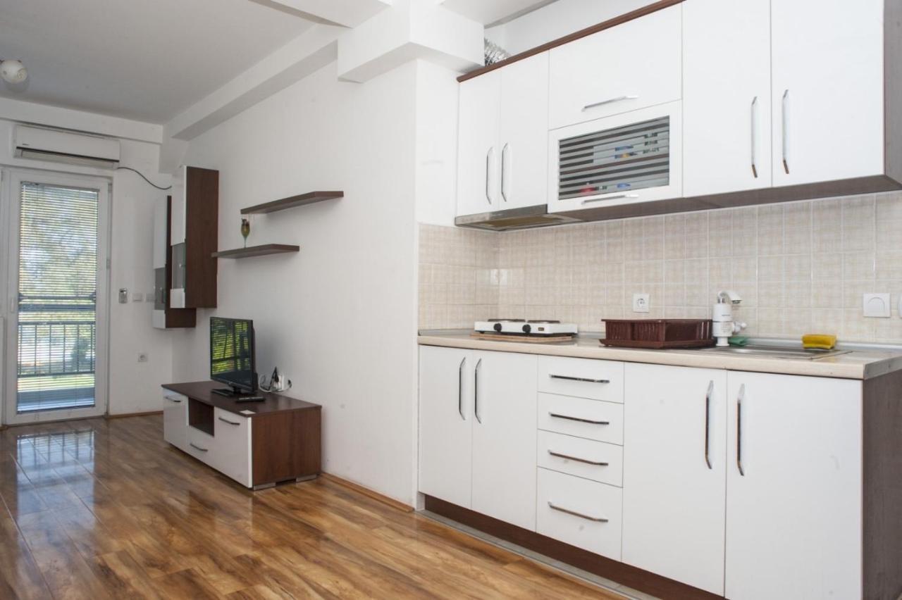 Apartments Villa Zora Dojran エクステリア 写真